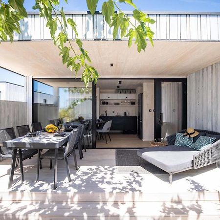 Arcadia Eco-Luxe Mobile Homes With Infinity Pool By Oiko Collection Privlaka  Bagian luar foto
